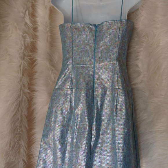 DRESS Blue Iridescent Short SIZE 5 TO THE MAX GENTLY USED - Picture 2 of 3